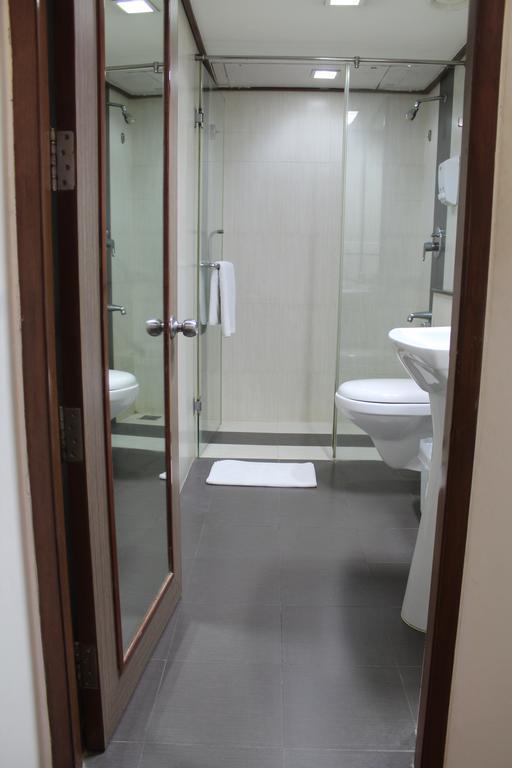 The Lotus Apartment Hotel, Venkatraman Street Chennai Zewnętrze zdjęcie