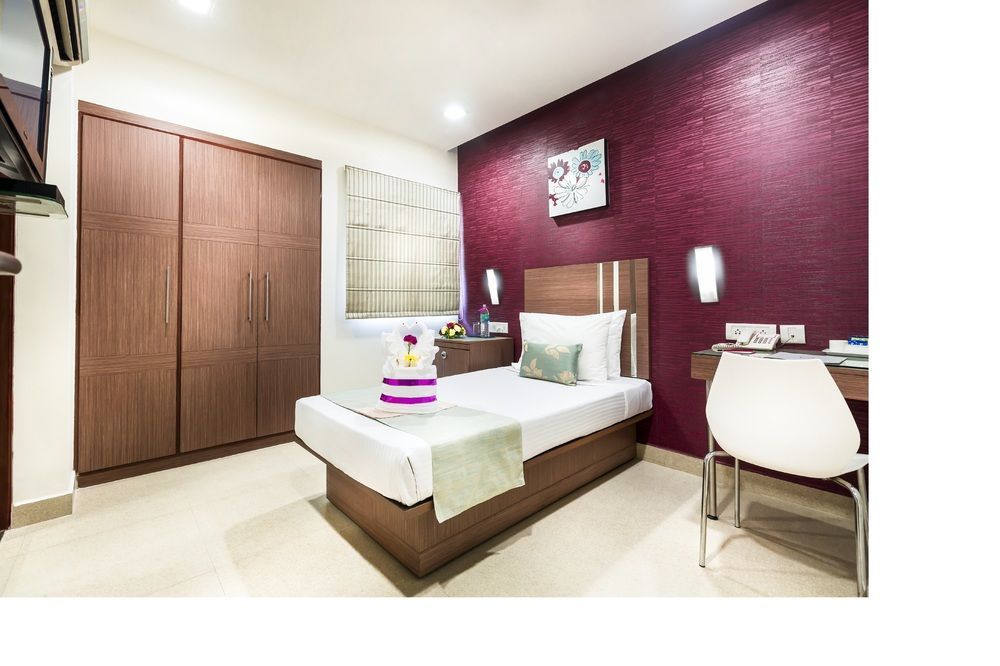 The Lotus Apartment Hotel, Venkatraman Street Chennai Zewnętrze zdjęcie