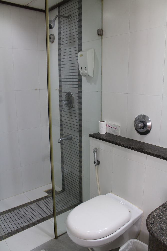 The Lotus Apartment Hotel, Venkatraman Street Chennai Zewnętrze zdjęcie